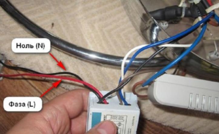 It is important not to mix things up when wiring.