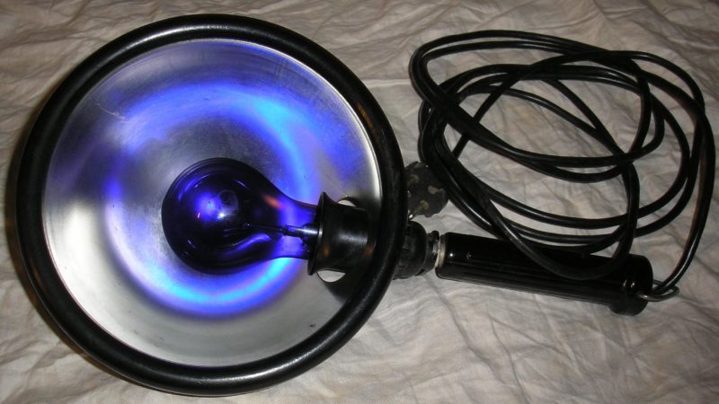 Features of the blue warming lamp