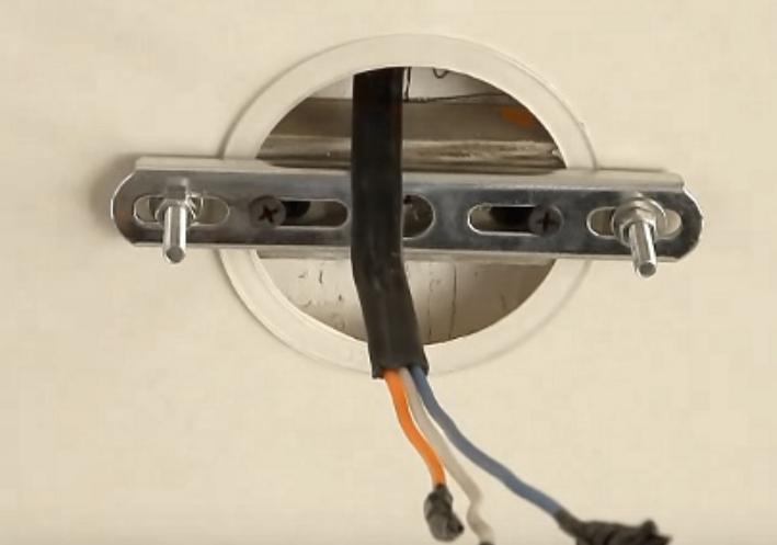 The technology of installation of point lamp in suspended ceilings