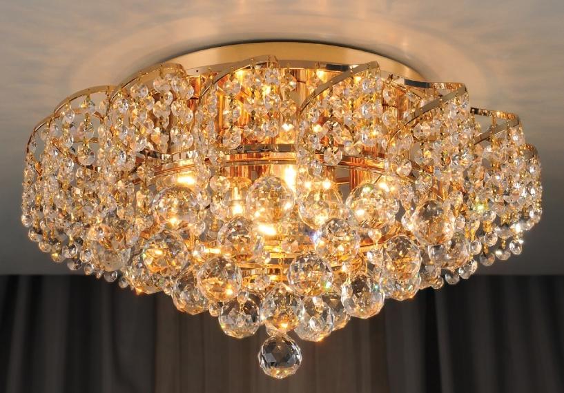 How to choose a chandelier in the hall