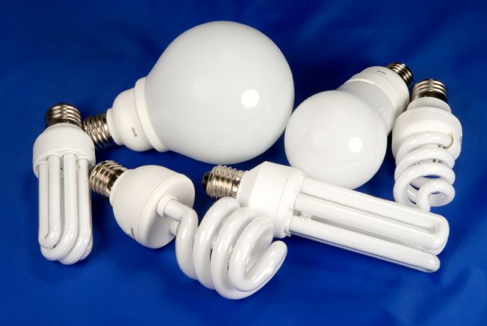 Why an energy-saving bulb flashes when the light is off