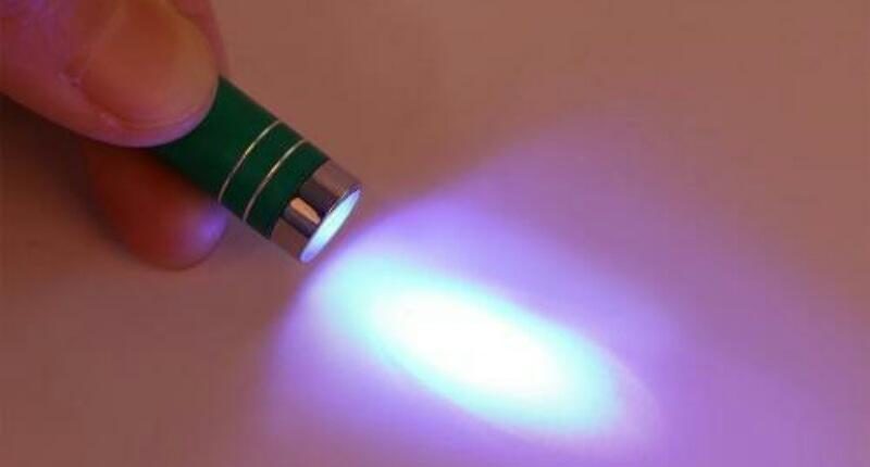 Features of ultraviolet flashlight
