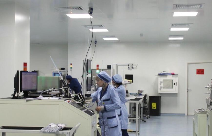 lighting must provide ideal working conditions.