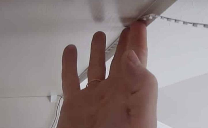 How to make cabinet lighting when the door opens