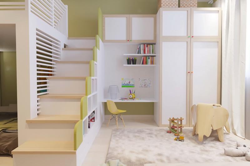 A children's room with a second tier.