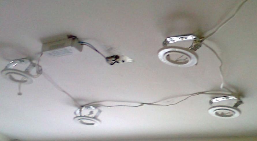 Tensioned ceiling lighting in the living room