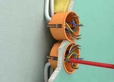 How to correctly install and connect a twin light switch