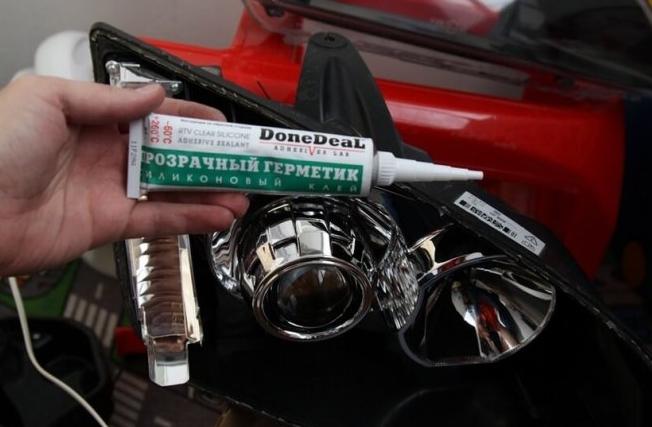 Using car headlight sealant