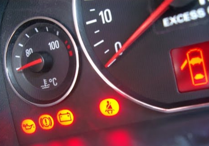 Light bulb symbol on the dashboard