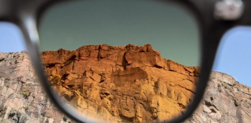 What is light polarization and its practical application