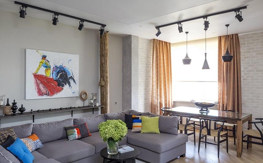 Ceiling Light Features