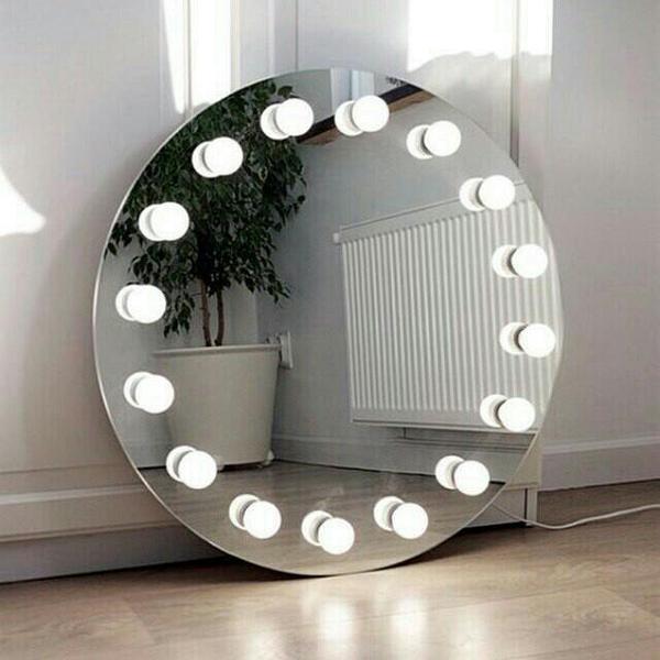 Detailed instructions for making a makeup mirror with light bulbs