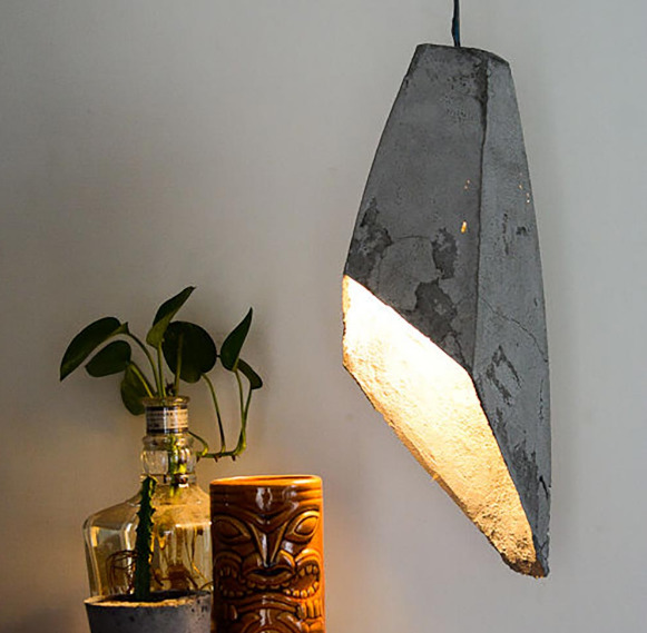Beautiful makeshift lamps from improvised materials
