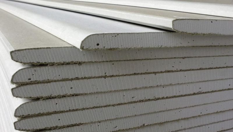 Fixing and installation of a chandelier