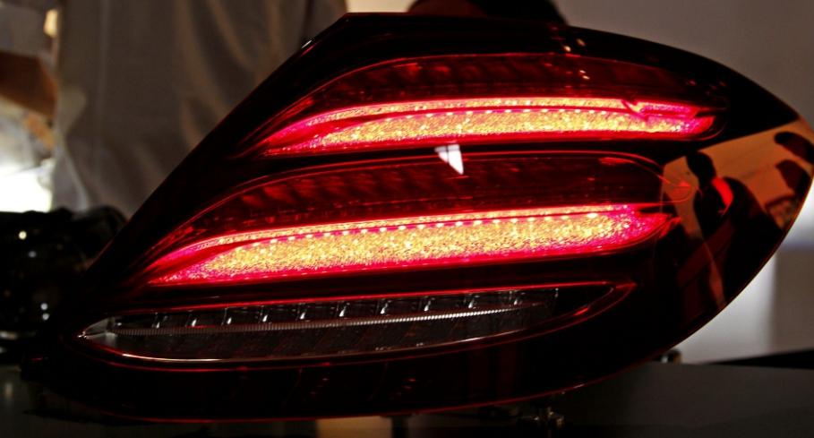 Tinting of tail lamps