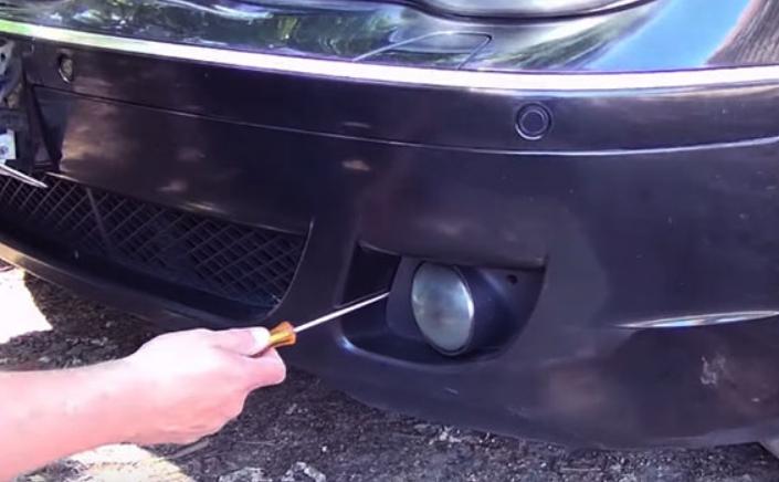 How to replace a fog light
