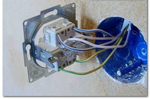 How a Light Switch Works in a Flat