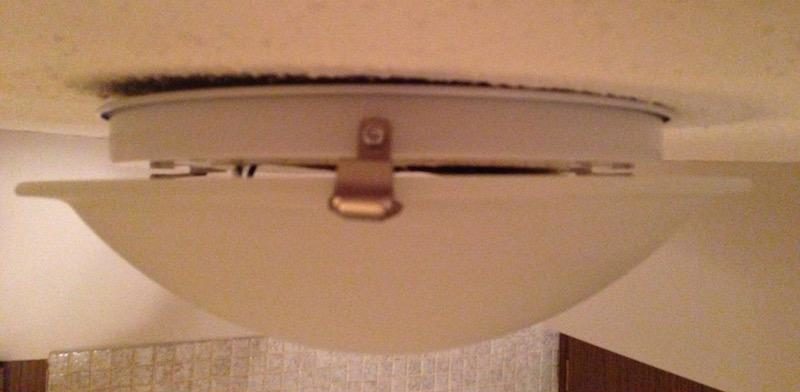 How to remove a chandelier from the ceiling by yourself